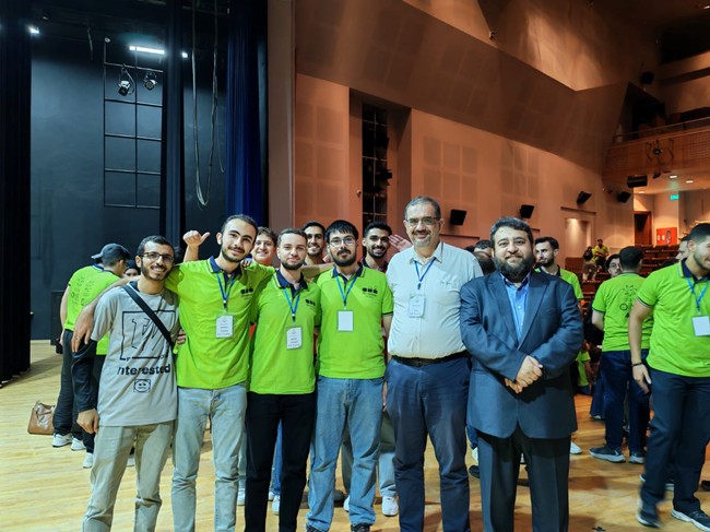 فريق طلابي من كلية تكنولوجيا المعلومات وعلوم الحاسوب يتأهل للمسابقة العربية للبرمجة في مصر