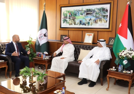 "اليرموك" والمكتب الثقافي الكويتي في عمّان يبحثان أوجه التعاون المشترك وتوطيد علاقات التعاون العلمي والأكاديمي