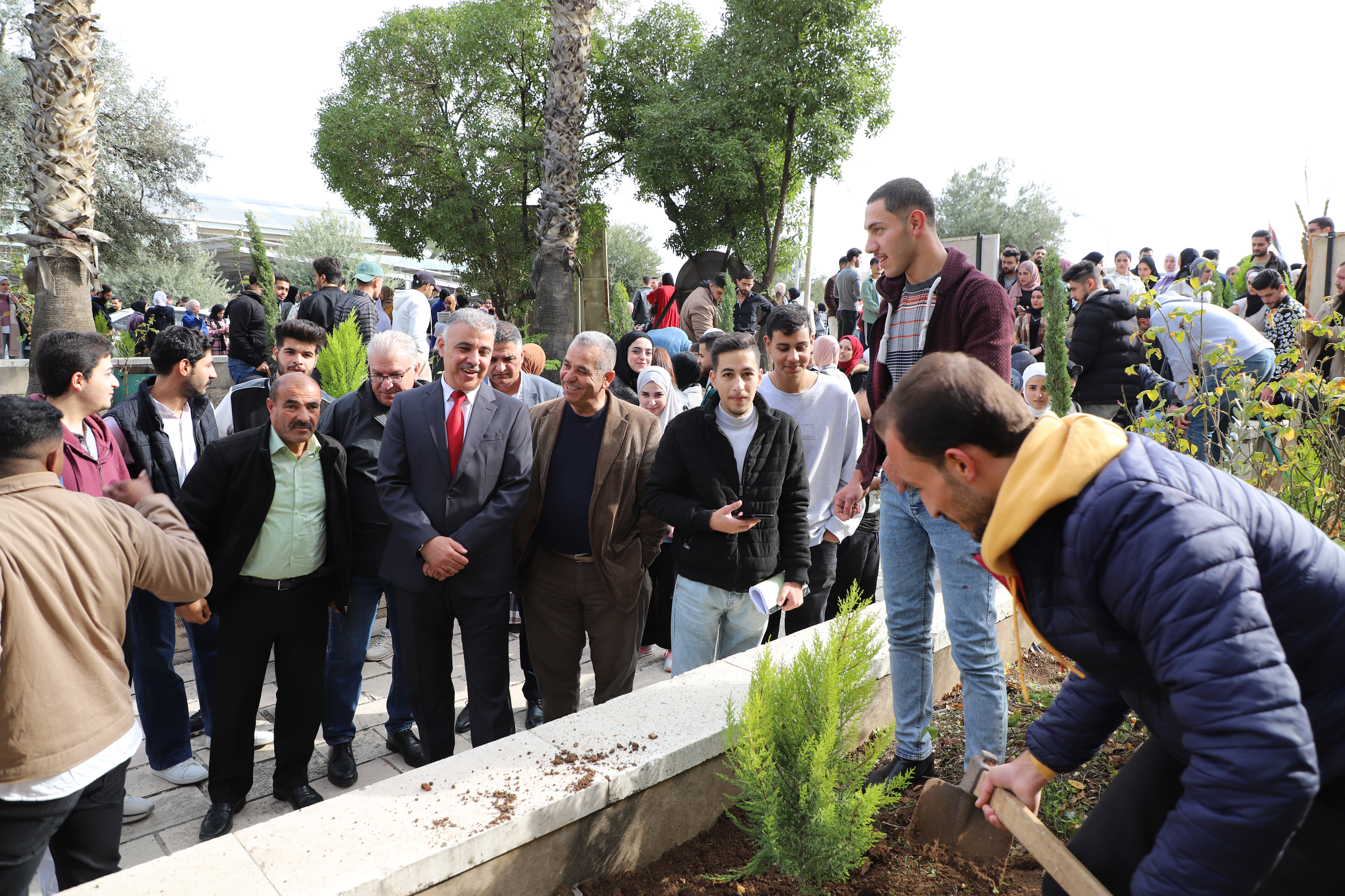 Yarmouk Students Plant 200 Trees as Part of Green Yarmouk Initiative