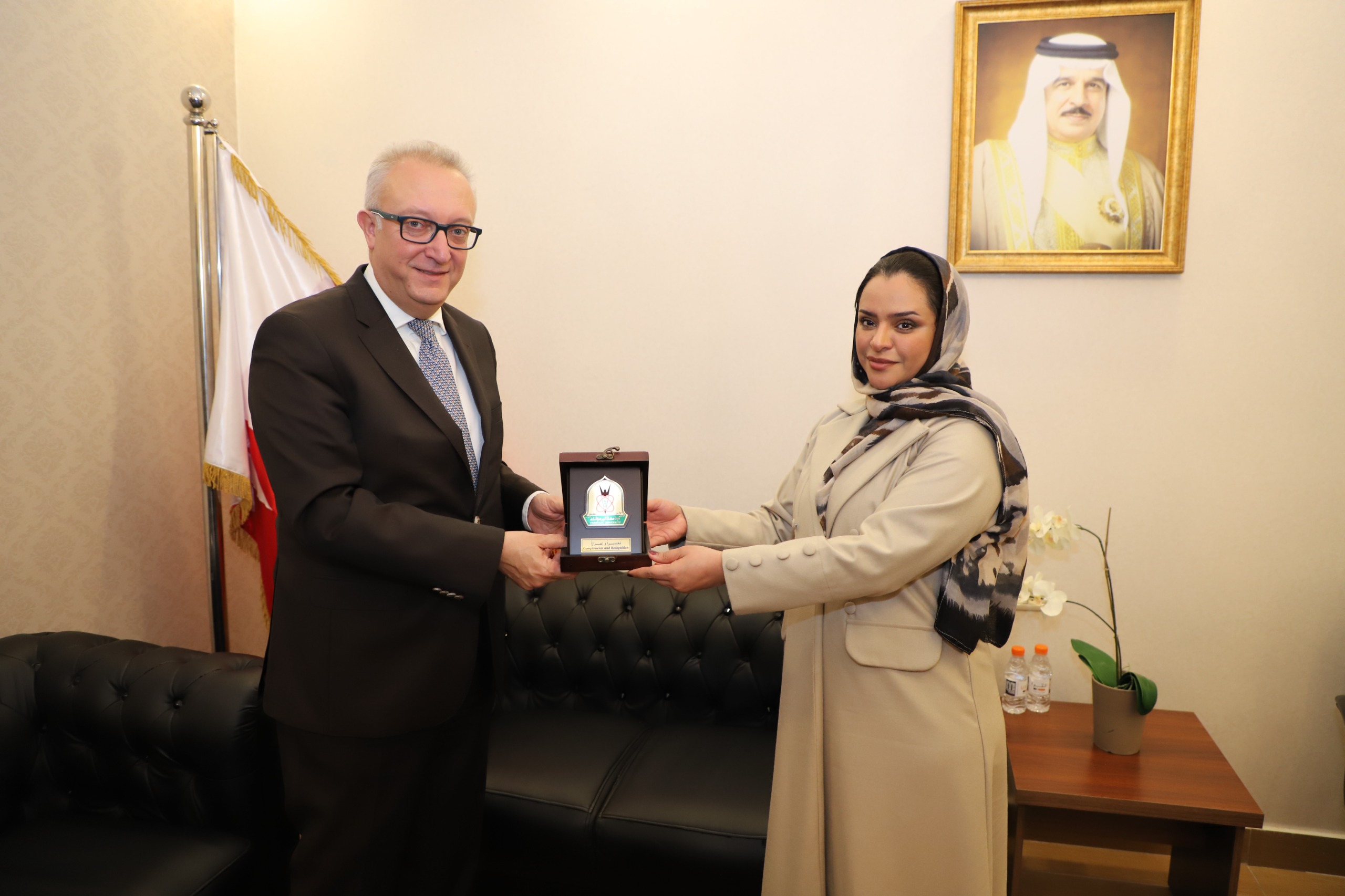 Discussing Cooperation between Yarmouk and the Bahraini Cultural Mission