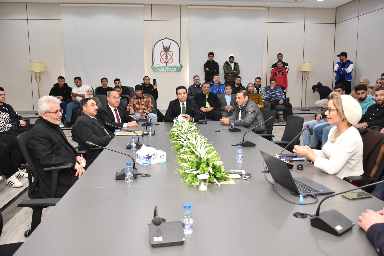 عمادة شؤون الطلبة تعقد ندوة حوارية حول 