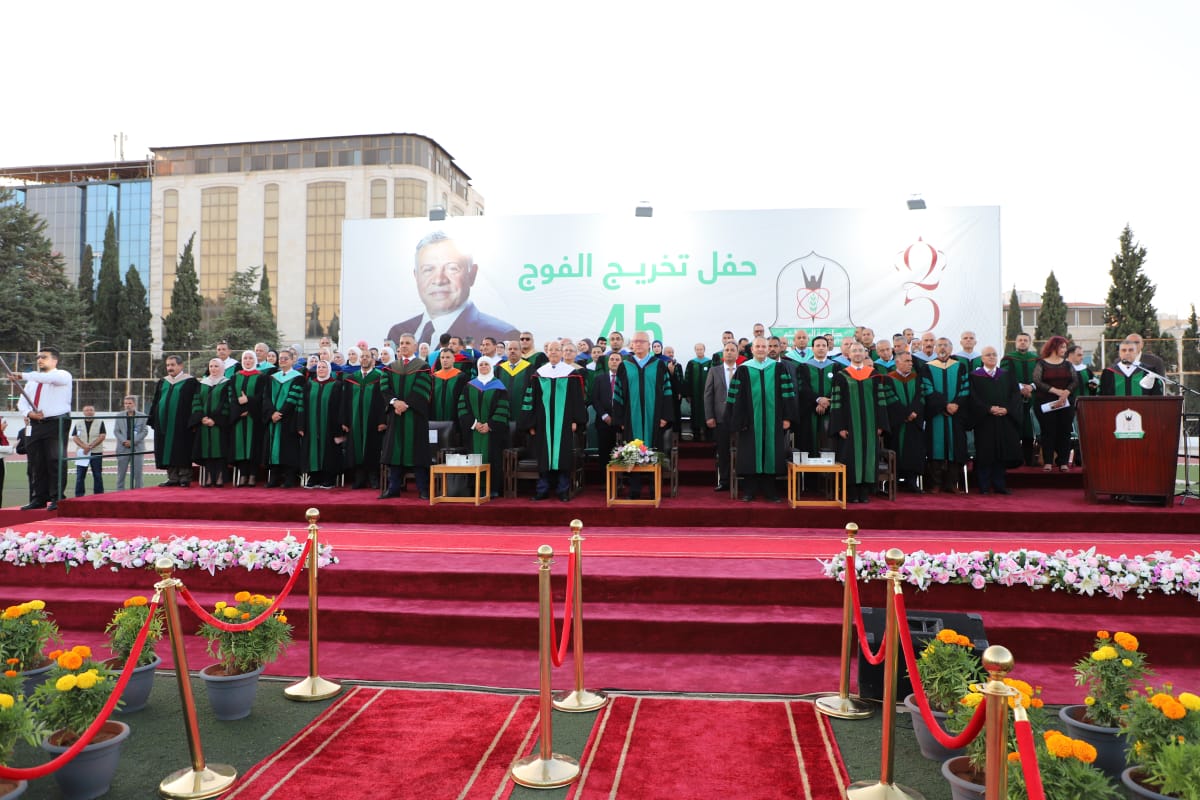 مسّاد يرعى الحفل الختامي لاحتفالات "اليرموك" بتخريج الفوج 45 من طلبتها - صور