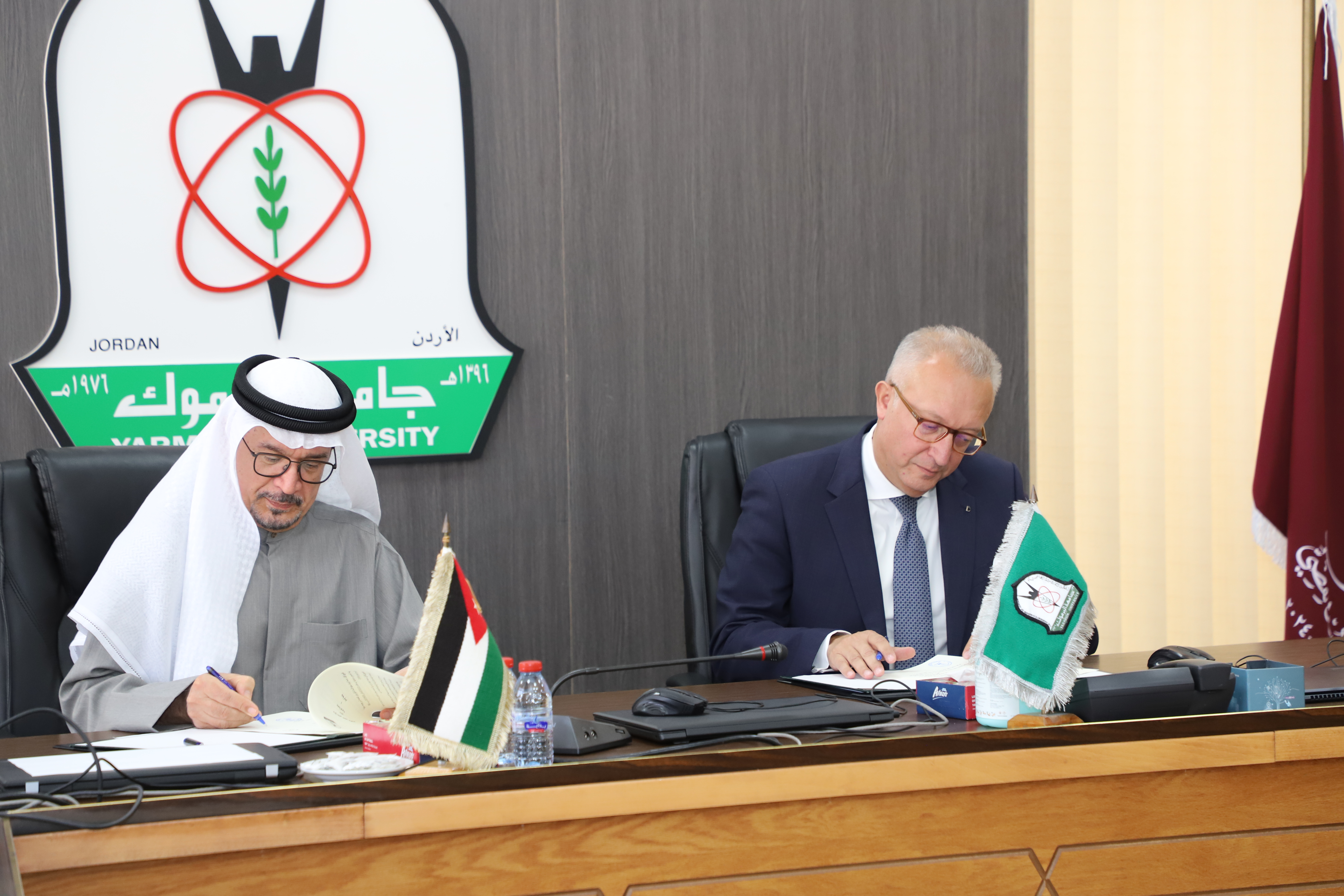 "اليرموك" والوصل" الإماراتية توقعان مذكرة تفاهم لتعميق التعاون العلمي والأكاديمي