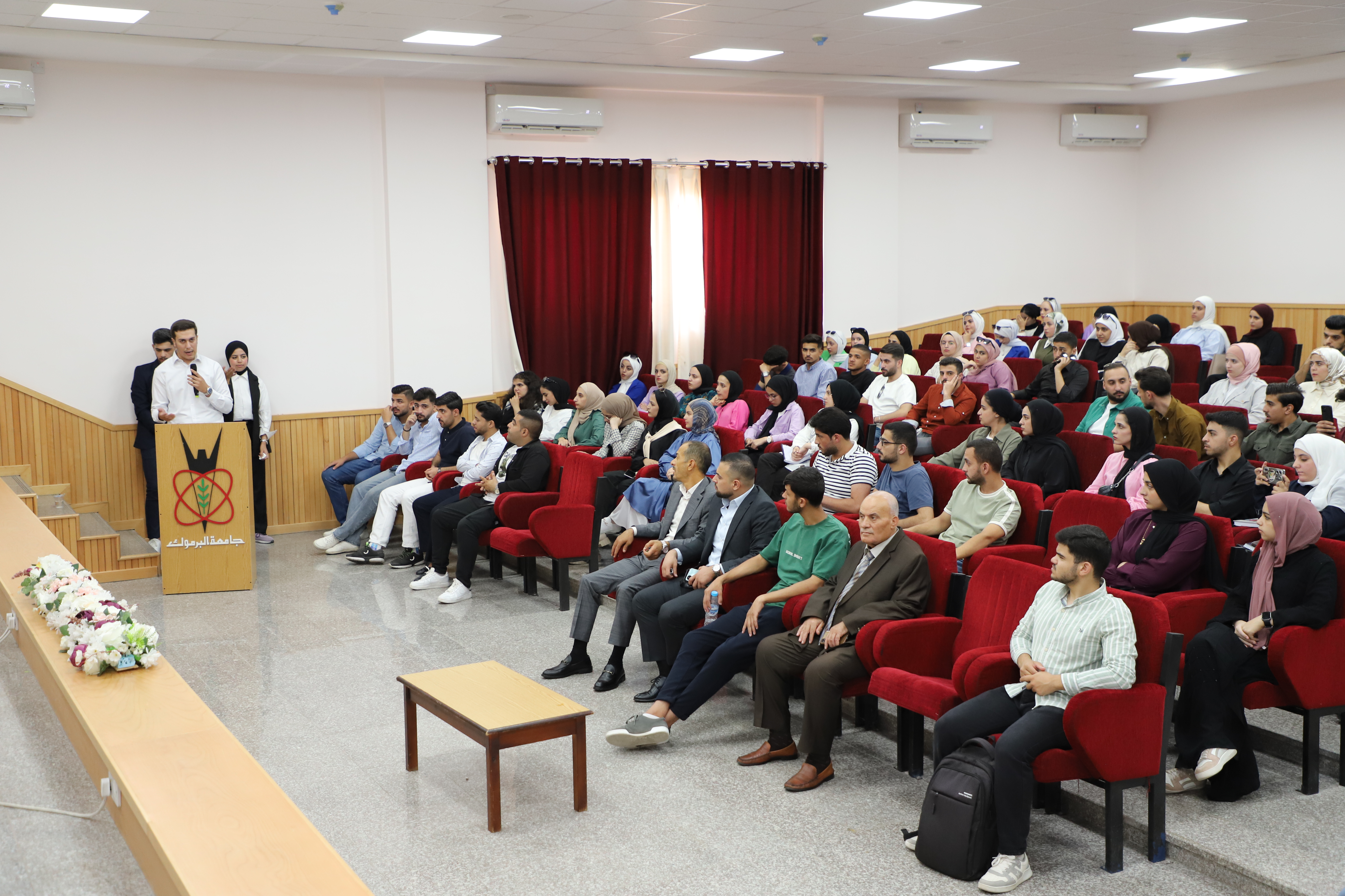 كلية القانون تنظم مناظرة طلابية حول قانون الأحزاب السياسية وتعديلاته لعام 2022