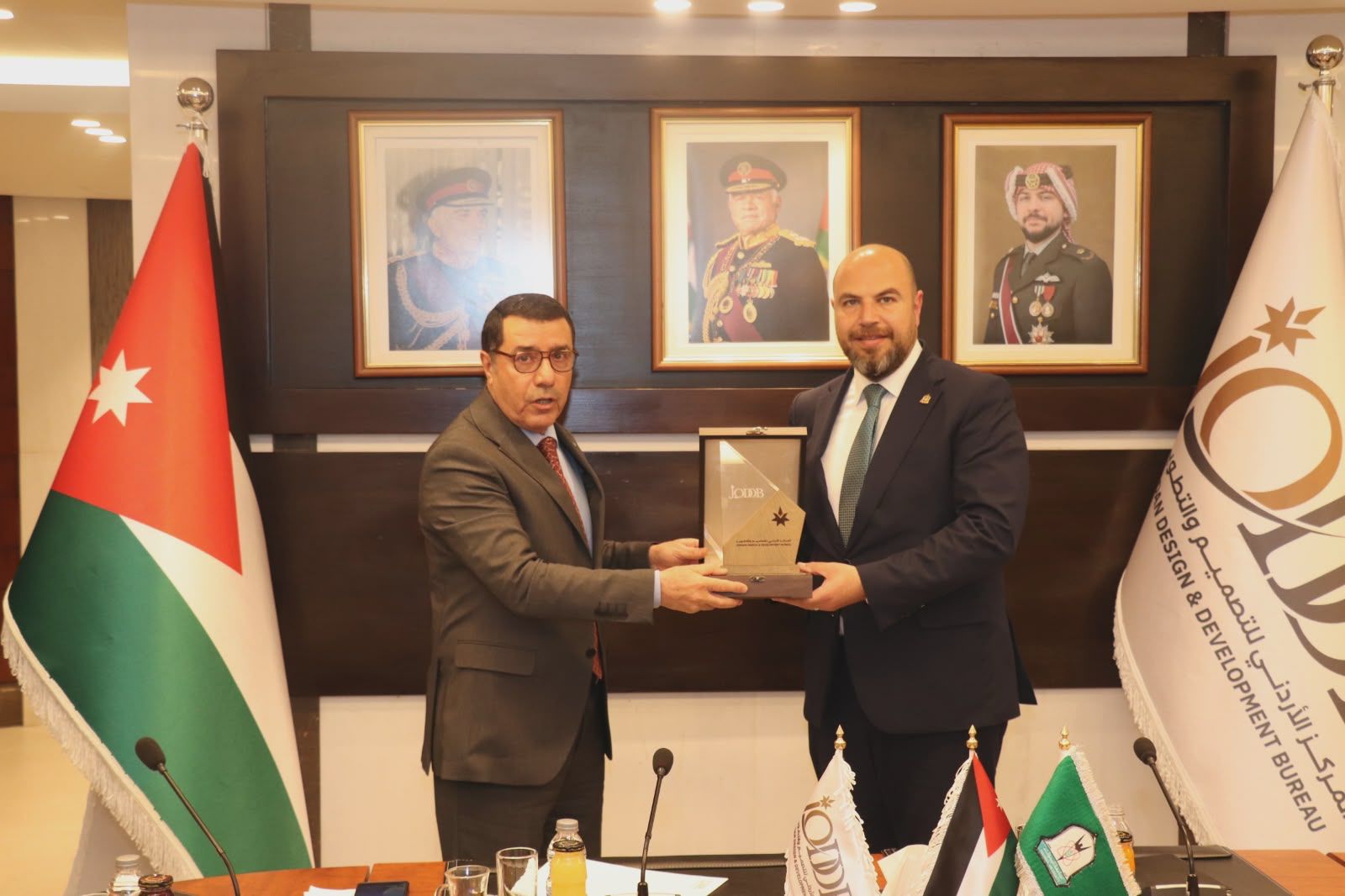 “عمداء اليرموك” و“المركز الأردني للتصميم والتطوير (JODDB)” يبحثان آفاق شراكة استراتيجية لتعزيز البحث التطبيقي والابتكار والتكنولوجيا الصناعية