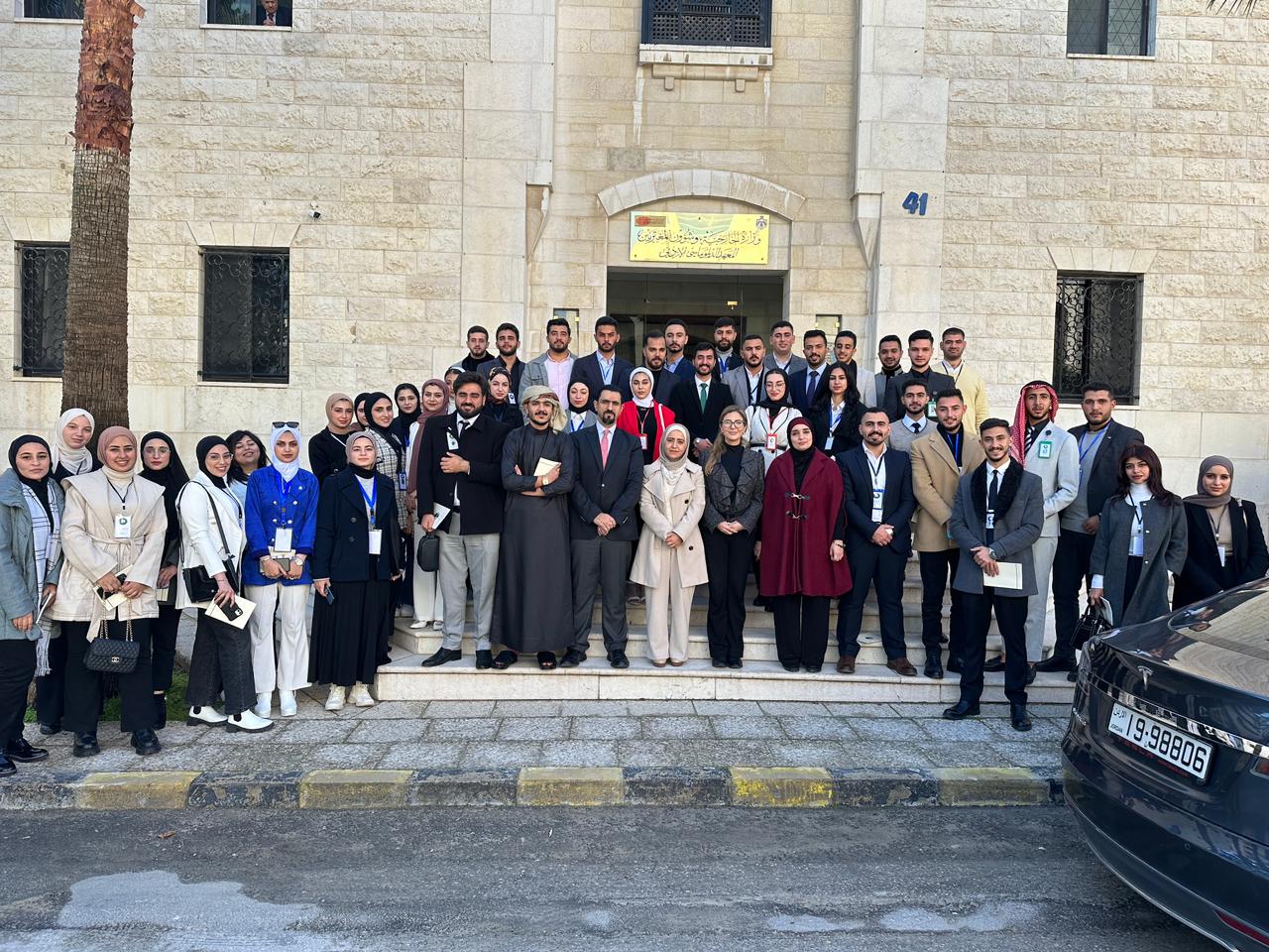 "قانون اليرموك" تنظم زيارة طلابية للمعهد الدبلوماسي الأردني