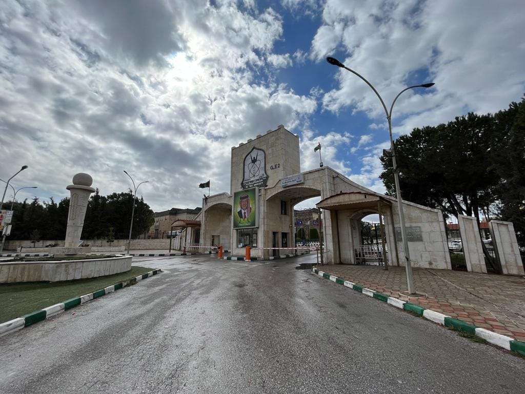  اليرموك": تعليق الدوام ليوم غد الخميس بسبب الظروف الجوية 