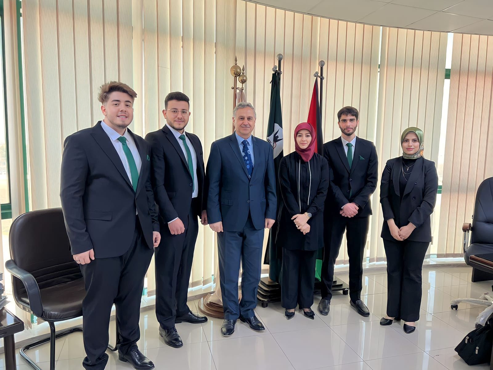 فريق كلية الأعمال يتأهل للمرحلة الإقليمية في المسابقة العالمية للجامعات لـ "المحلل المالي المعتمد"