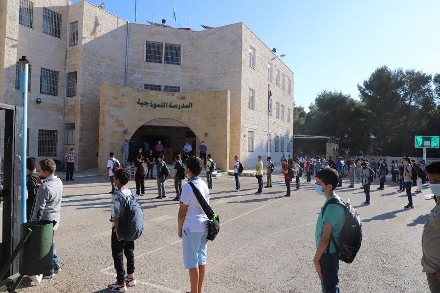 82 طالبا في "نموذجية اليرموك" يحصلون على علامة 90 فما فوق بامتحان الثانوية العامة