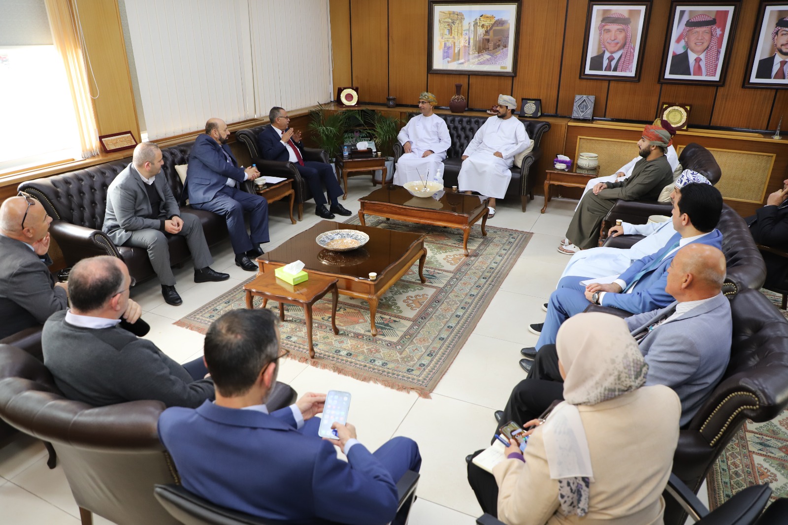  "اليرموك" تستقبل وفدا يمثل مجموعة من مكاتب الخدمات الجامعية في سلطنة عُمان- صور