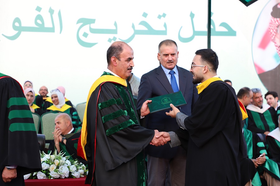 اليرموك تبدأ احتفالاتها بتخريج الفوج الثالث والأربعين من طلبة الفصل الصيفي