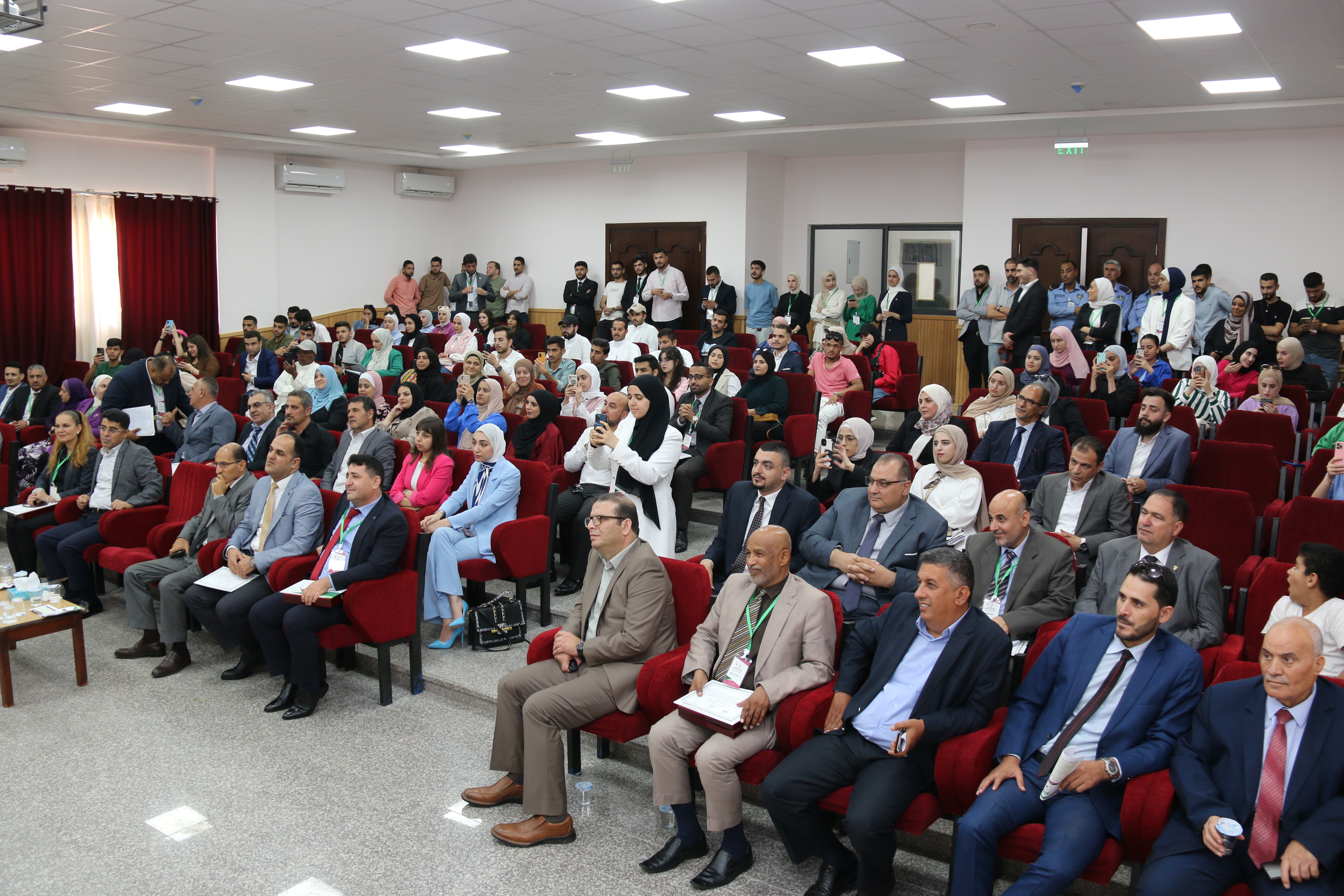 مؤتمر "قانون اليرموك" يوصي بإصدار تشريع خاص يُعنى بالمسؤولية الناجمة عن مخاطر تقنيات الذكاء الاصطناعي